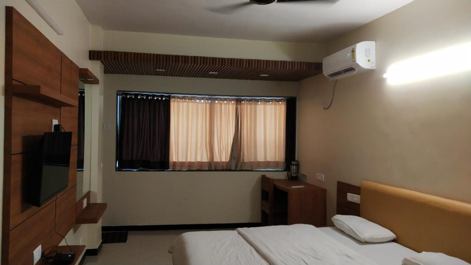 Hotel Vaishali Nāsik Eksteriør bilde
